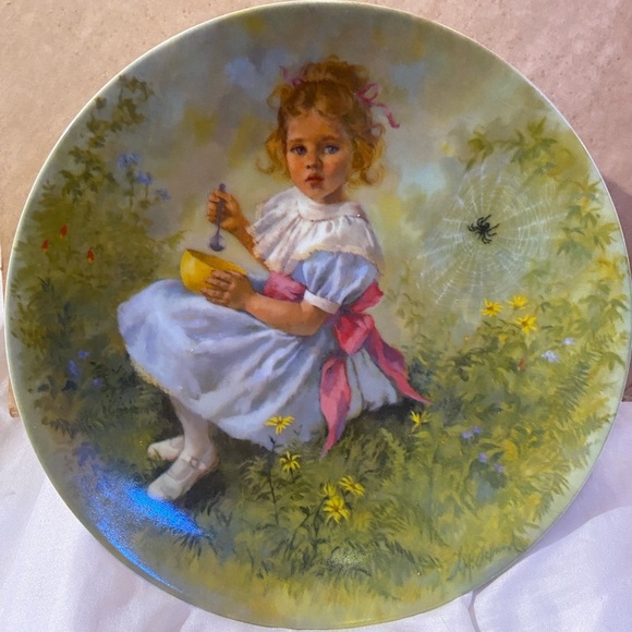 Little miss moffatt collectors plate - Picture 3 of 5